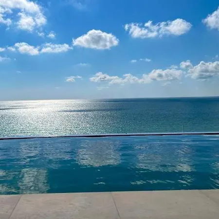 Onix Infinity Pool & 18 דירה
