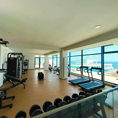 Onix Infinity Pool & 18 * Năvodari