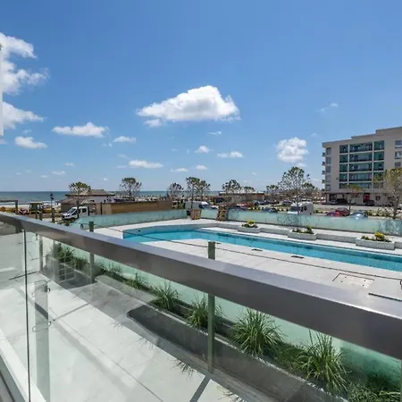 Onix Infinity Pool & 18 Апартаменты